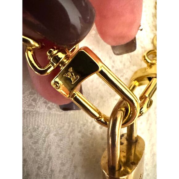 Louis Vuitton LV 319 Lock With Key Chain Necklace - Picture 6 of 8